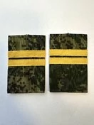 Фальш погоны цифра зеленая с желтым галуном Младший Сержант 8х5 см