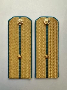 Погоны ВДВ, ВКС, ВВС парадные золотые с фурнитурой на Китель звание Младший Лейтенант Картон