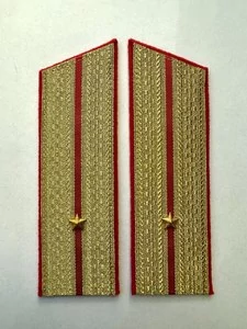 Погоны Общевойсковые парадные Младший Лейтенант Скос картон цвет золотой